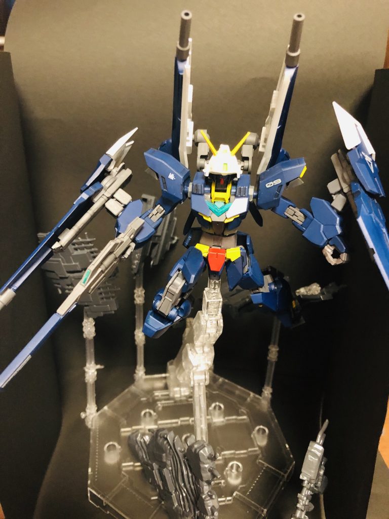 ## 簡易ジオラマ

　ガンダムベース限定のデブリセット。背景黒いと結構様になります。
　コアガンダムの方の番号はデブリセット付属のデカールです。