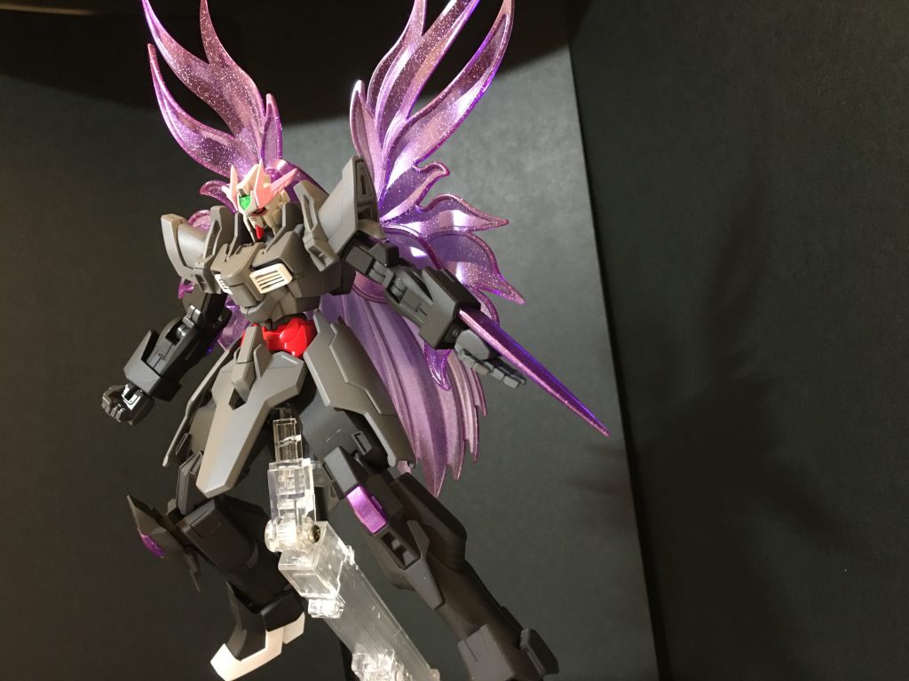 キットの改造はしていません。塗装のみでの制作。
しかし、エフェクトひとつで雰囲気が大きく変わりますねー。