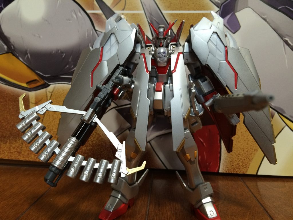 では紹介でクロスボーンガンダムX0フルクロスです。
HGフルクロスをそのまま銀色にして漫画版ゴーストを意識して作りました。