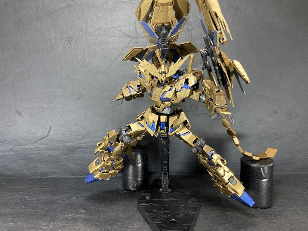 デストロイモード。
スタビライザーはほぼプラ板からで、少しだけ軽量タイプのエポパテを使ってます。
リード線を通してあるので自由に動きます。