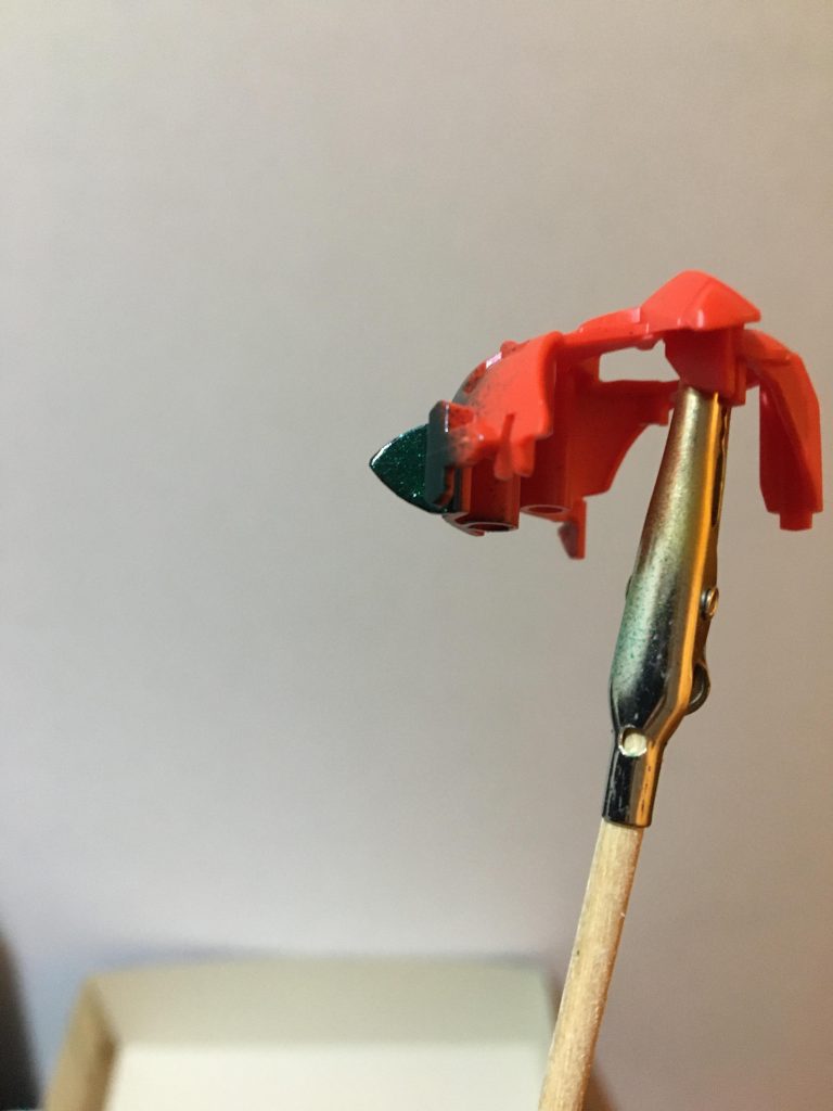 メタグリーンが良い色だけど下地を塗った方がいいのかな