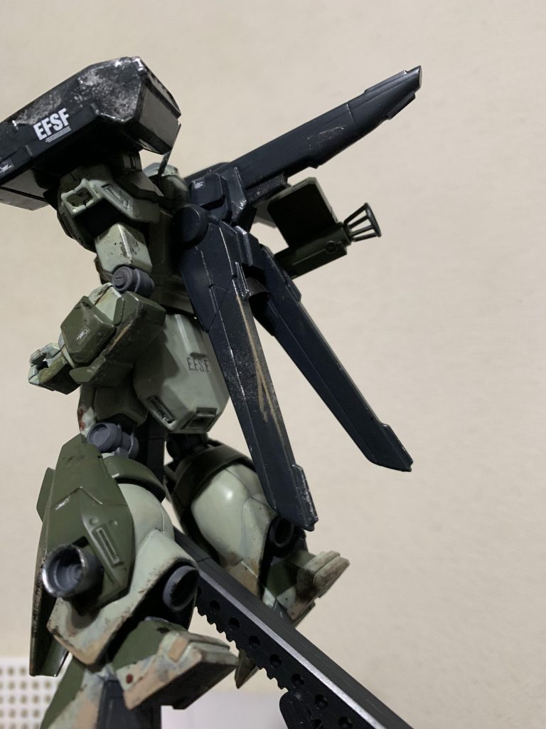 各所チッピング、タミヤのウェザリングスティックとドライブラシの練習もしています。