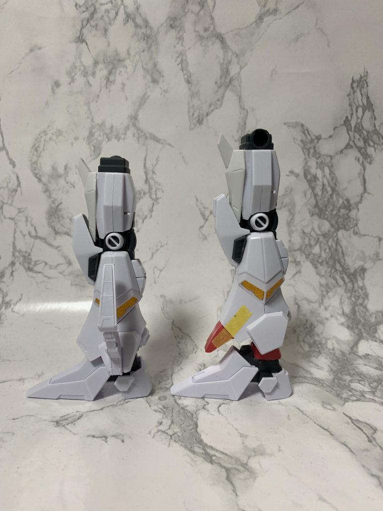脚部は、股関節のジョイント部分の軸の太さが、ほかのキットからの流用が効かないタイプだったので、太ももではなく、足首部分で延長しています!
使用したパーツはMGイージスで、太もも全面の装甲はHGガンダムAGE3の太ももパーツを取り付けています!