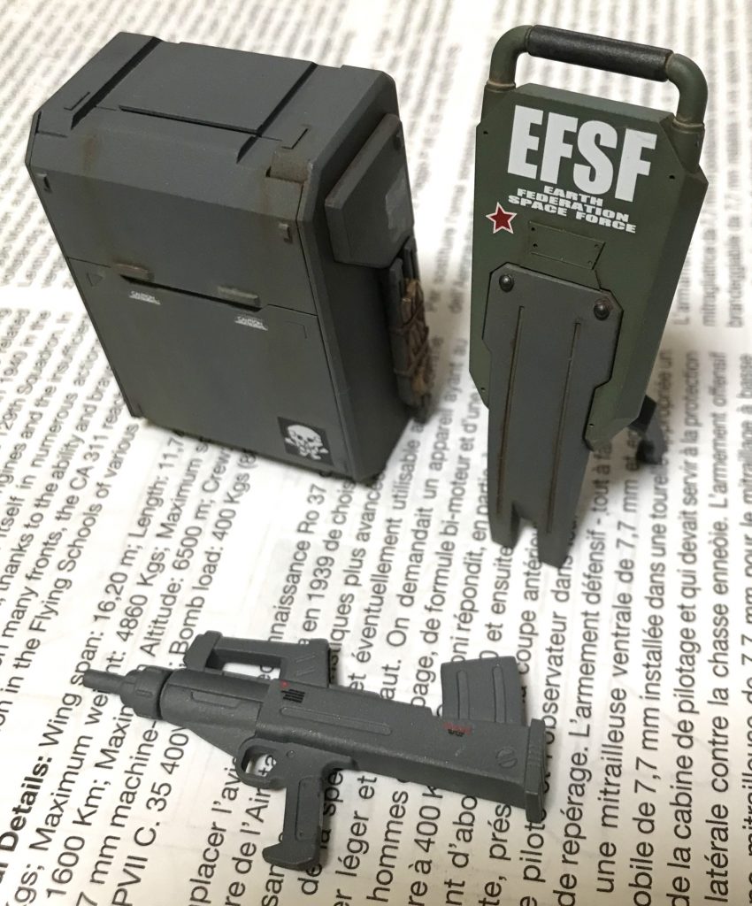 デカールはガンダムデカールや汎用コーションデカールを使用しています