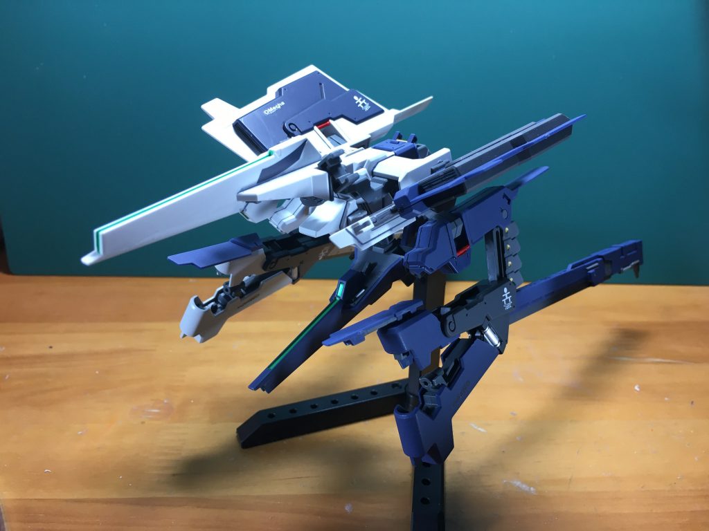 フルドド2機で合体したMA状態。前後左右上下にもボリューム満点で見ごたえがあります。