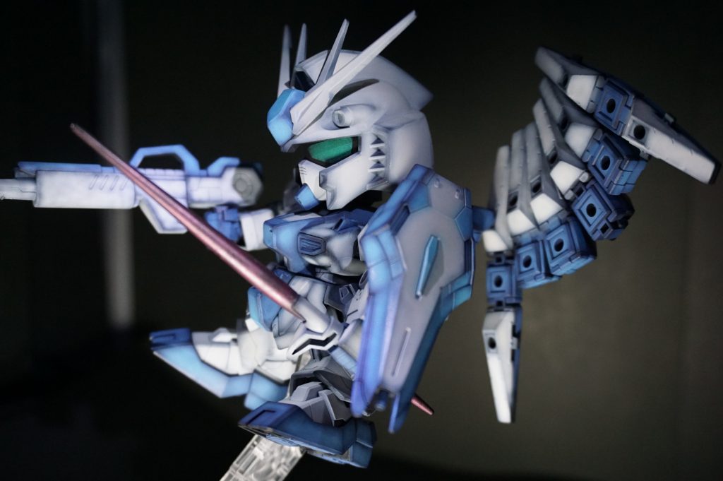 後ろ跳びしつつ攻撃してる感じで