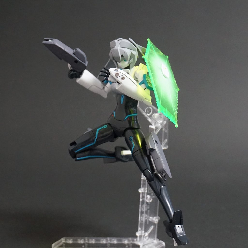 ビームシールドもビームサーベル同様にグラデーション塗装しています。