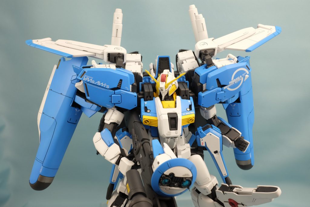 ポーズをとらせるようなキットではないと思うので例のポーズで飾っとこうと思います。
インコム射出用のリード線は太すぎるので真ちゅう線などにするとカッコいいのではと思いました。
見てくださってありがとうございました!