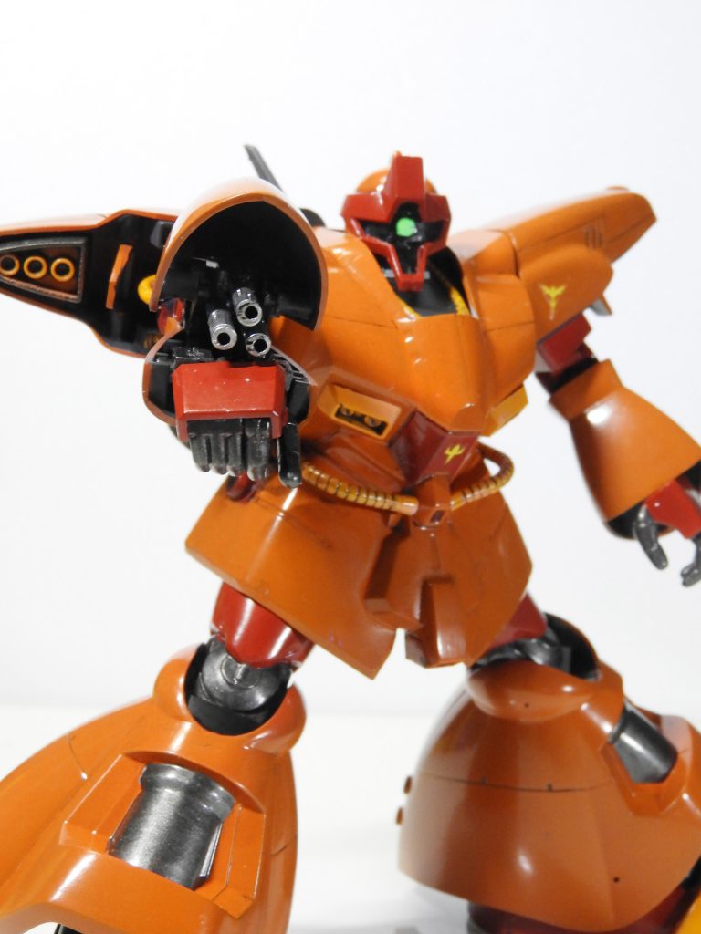 内蔵ハンドガンが開閉します