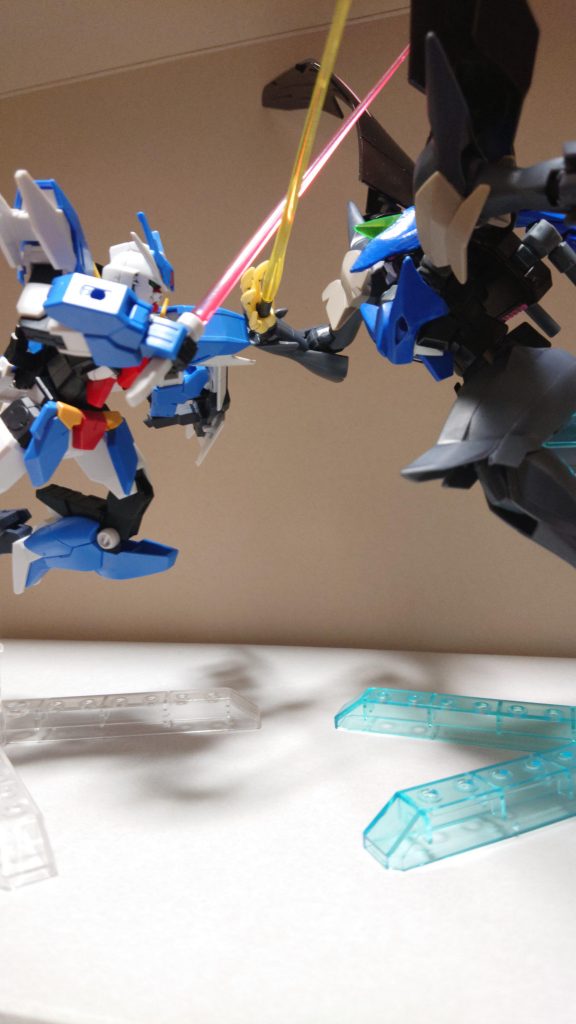 イーヴィル・フェイスとアース・フェイスの戦闘。