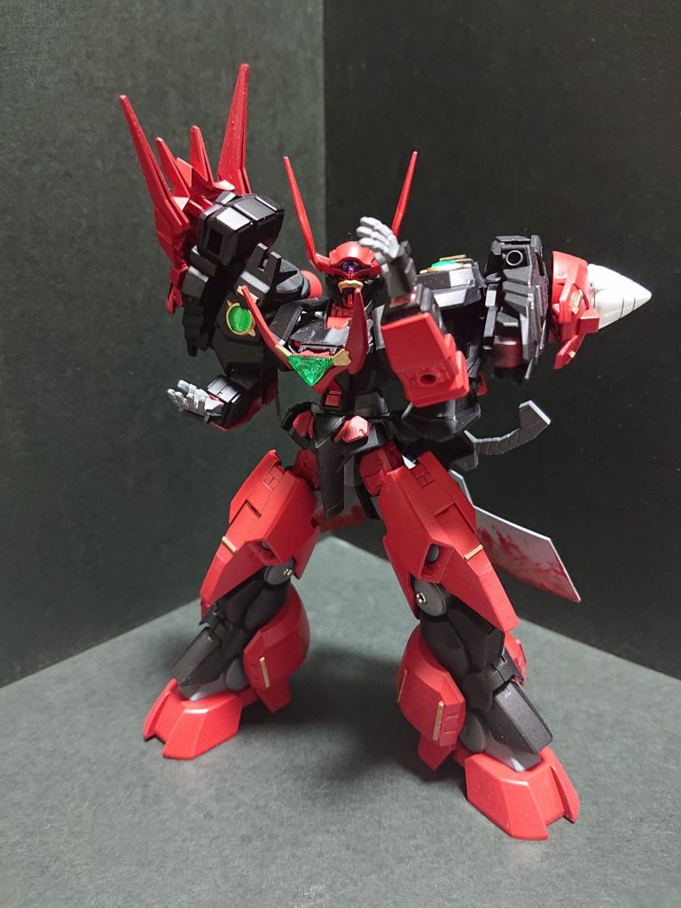 全塗装なのであまり大きいアクションをとらせようとすると剥げるかもしれなくてビクビクしてます…