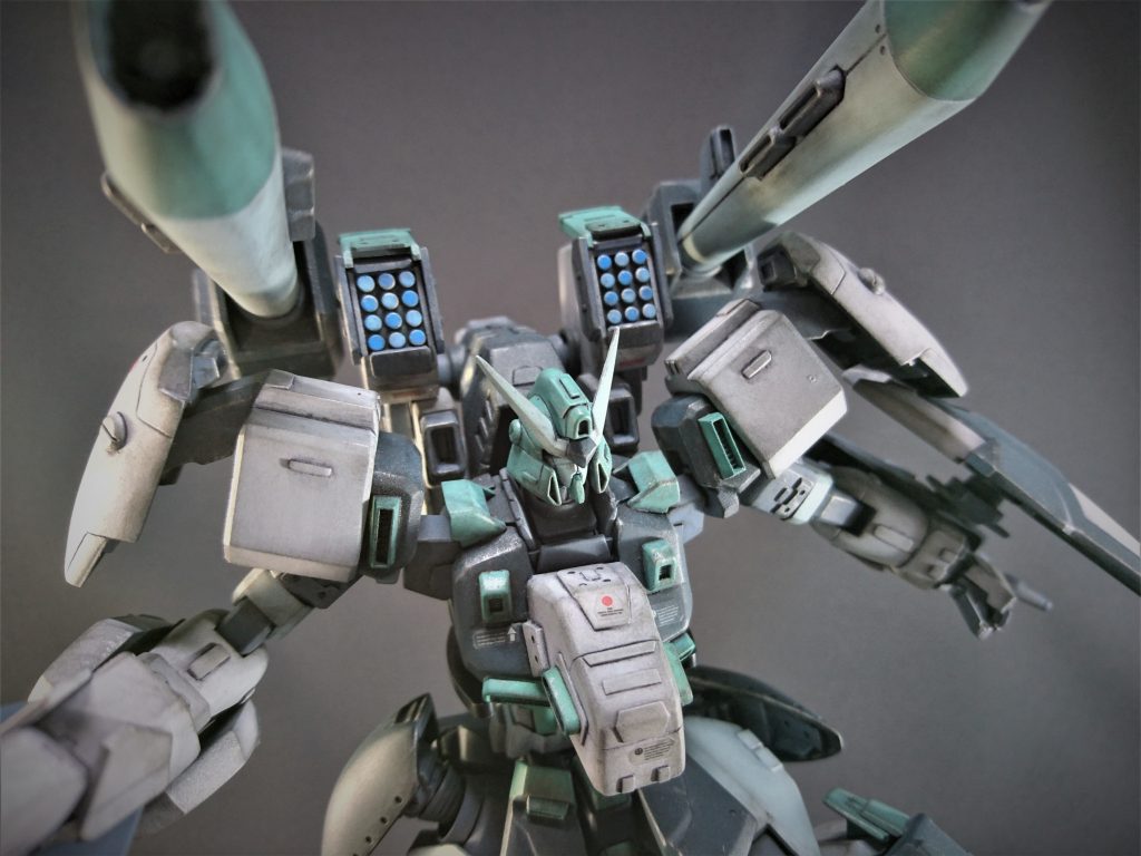 なんとなく、重武装な機体にはミサイルポットが必要だと思いました。