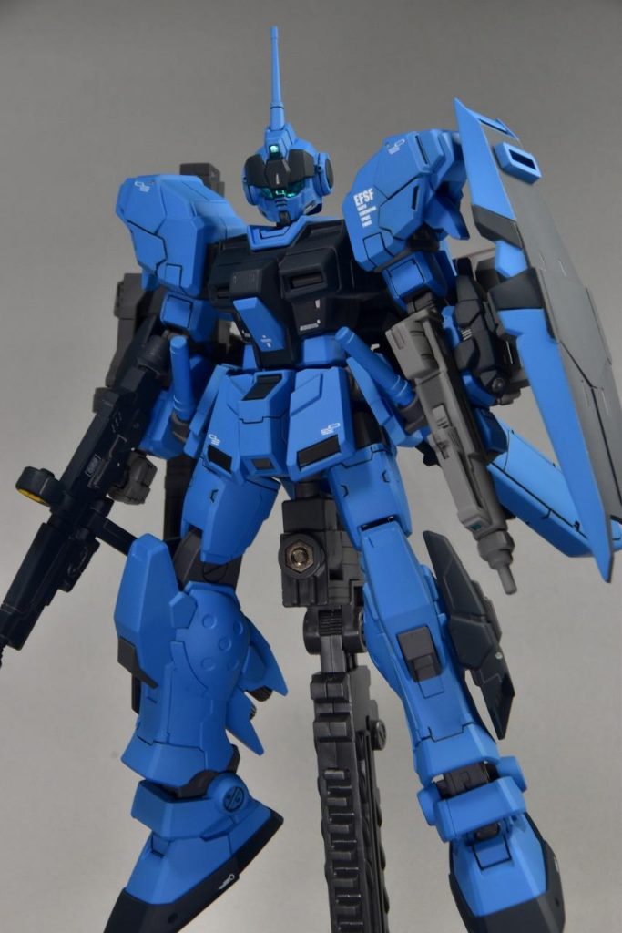 空間戦仕様は宇宙から登場なので浮いてる感じで