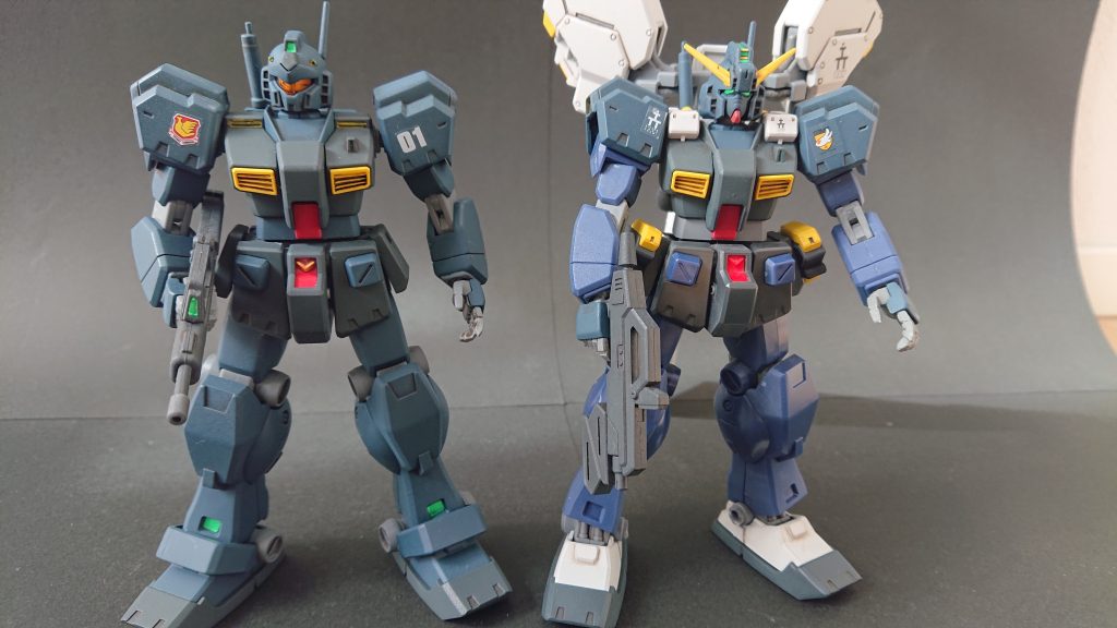 クゥエルとのツーショット、
ヘイズル2号機は上半身と肩パーツのみです。それ以外はぱち組み無塗装。