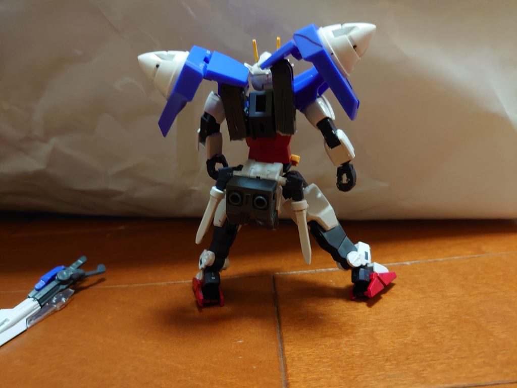 実は作ろうと思ったときに接着剤がなく、む接着でミキシンングたため、色を塗りくっ付ける為のアームをジャンクから見つけ作りました