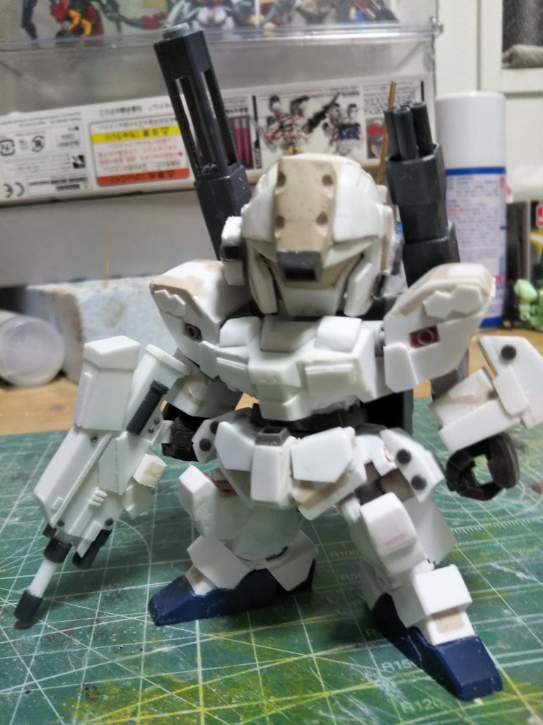 バックパックとキャノンはHGUCから持ってきましたが、それ以外はほぼユニコーンガンダムです。