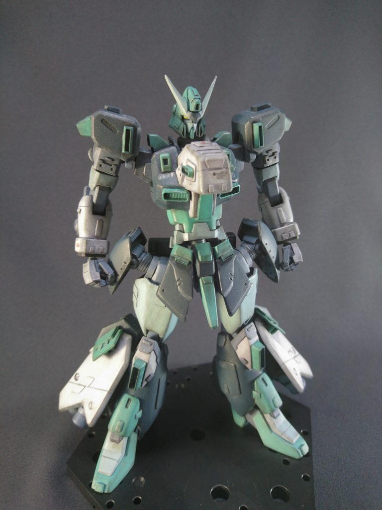 なんとなくダガーに寄せるため、背中はストライカーパック仕様にしてあります。