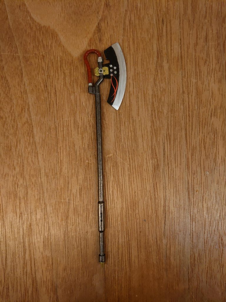 ヒートホークって短すぎない？こんなんじゃ、ビームサーベルに勝てないよ…と思い、柄を延長しましたが、ダサすぎるので、お蔵入りにしましたw