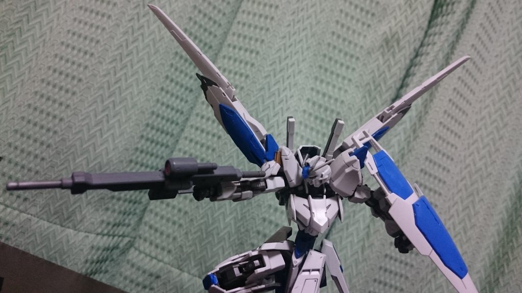 稼働軸を2段階確保してるので翼もそれなりに自由が効きます
元より接続部は下になりましたが実は案外気に入ってたり