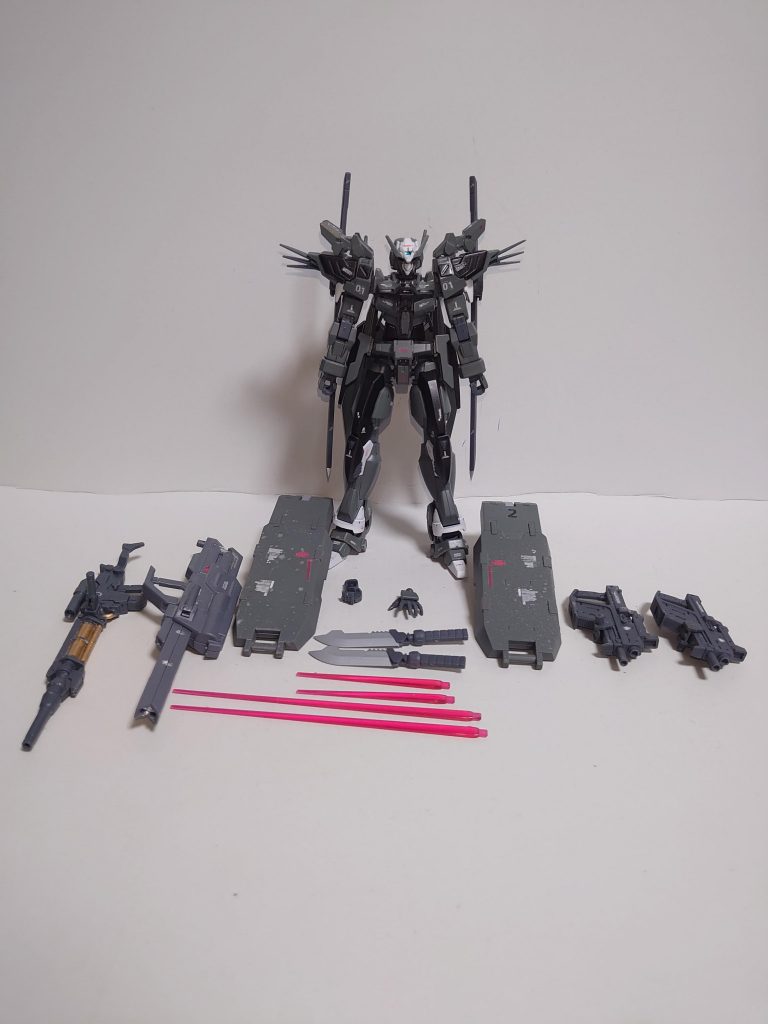 ## 装備品一覧
２号機と同じで固定装備以外は突撃砲と長刀が基本。
ただ、量産機なので射撃寄りの装備が増えています。