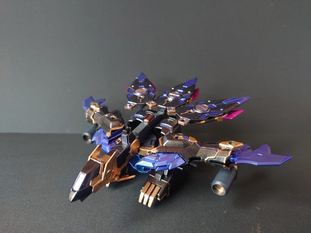 宵烏
金を細かく入れて黒が際立つようにしました。