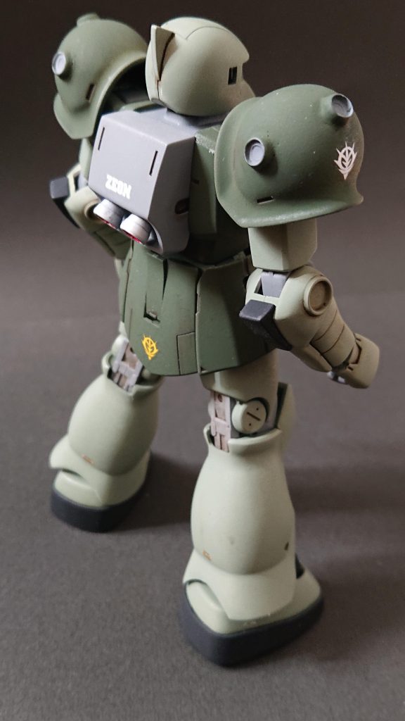 肩アーマーはモールドパーツを着けました。