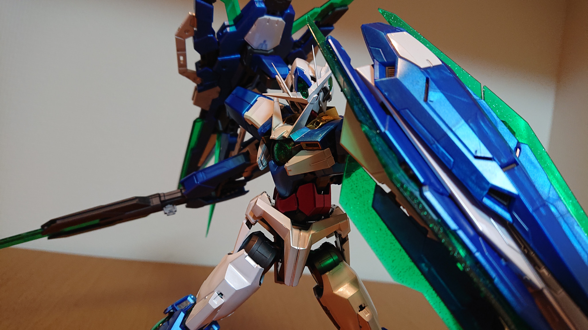 日本規格MG1/100 ダブルオークアンタフルセイバー 模型・プラモデル