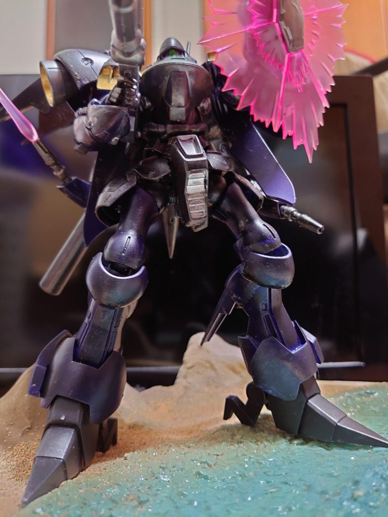 見上げるアングル