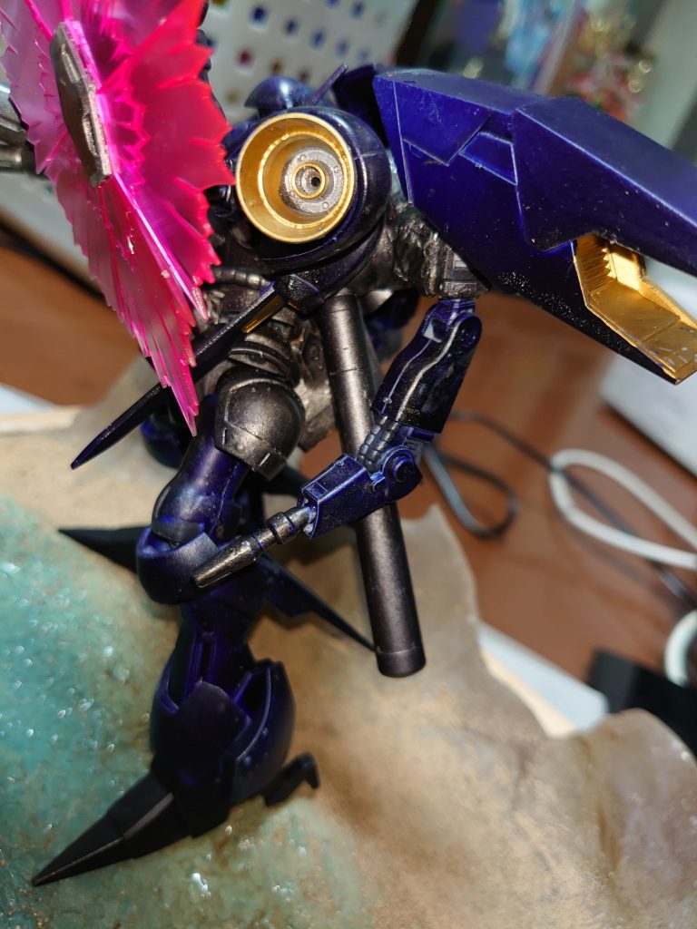 サイドより。スラスター部分。