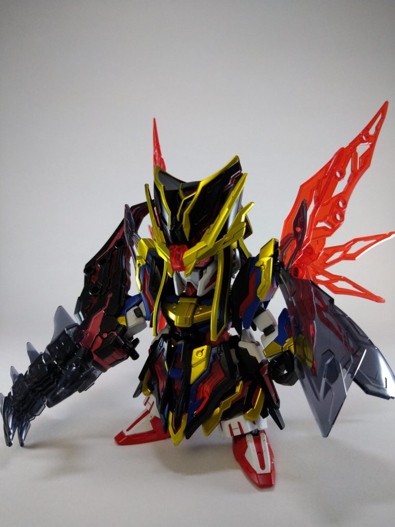 武装の赤い部分だけメタリックレッドで塗装して本体とは差別化を図りました。
以外に良く出来たかと思います。