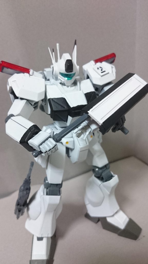 シールド内に警棒を内蔵