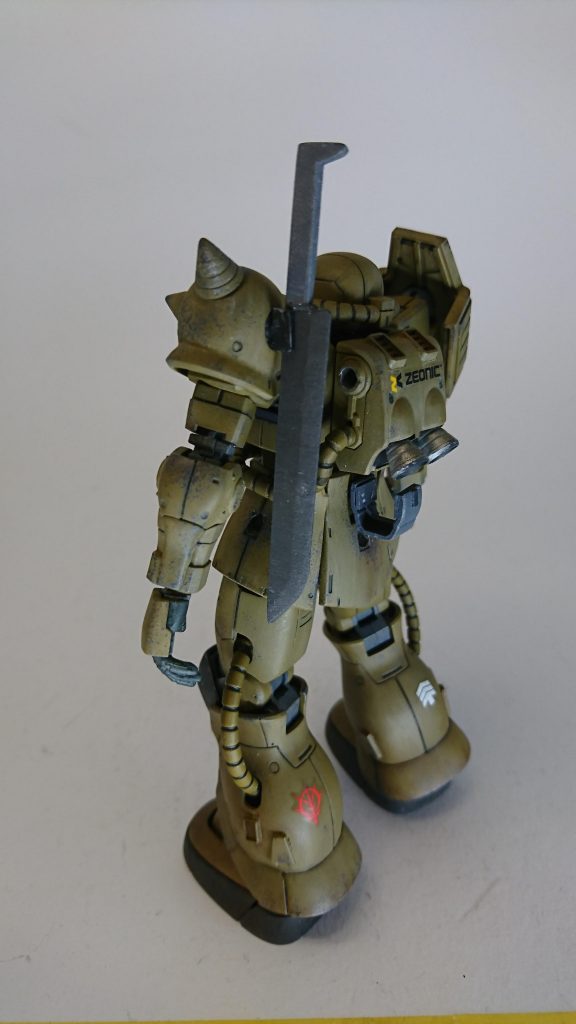 ヒートマチェットはマウントに懸架できます。なんか邪魔そうw