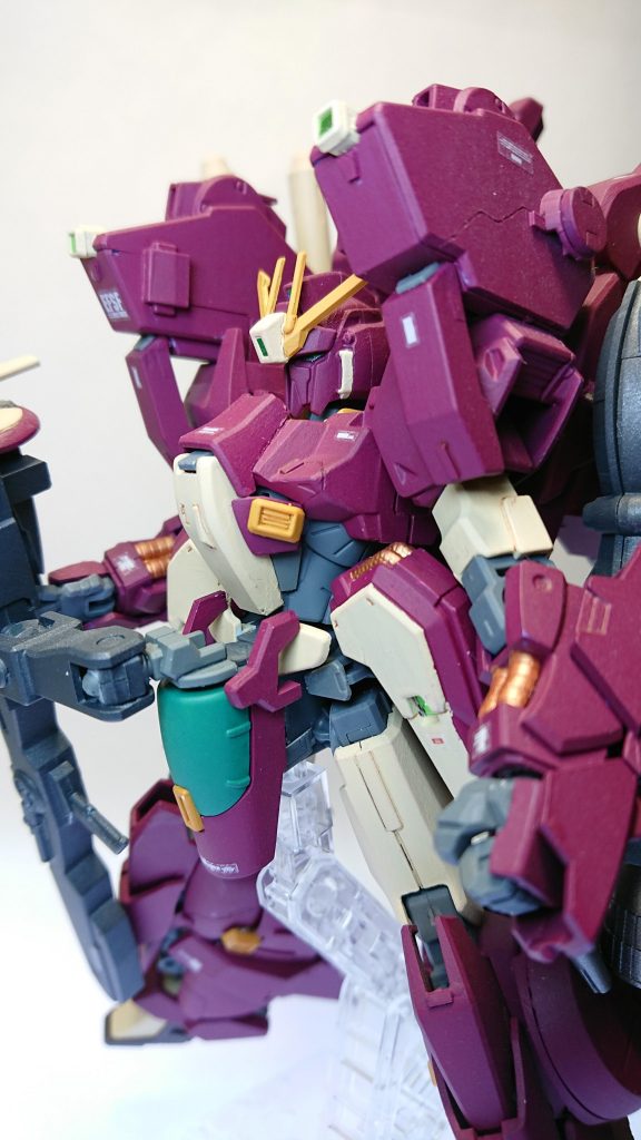 カラーリングのイメージはプラモ狂四郎のブラッディマリーです(^^)