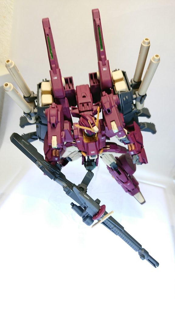 肩にビーム砲兼インコムを装備。スマートガンはほぼSガンと同じ。中～近距離攻撃型ＭＳ(｀ω´)/