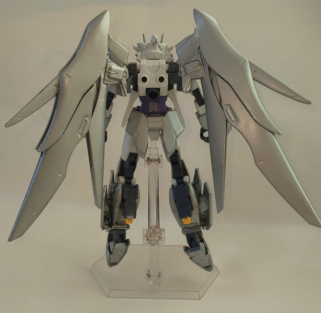 各部に追加されたアーマーにより防御力も向上しており、バックパックにデスティニーの翼を追加することでヴォワチュールリュミエール、及びミラージュコロイドのシステムを使用し機動力なども向上している。