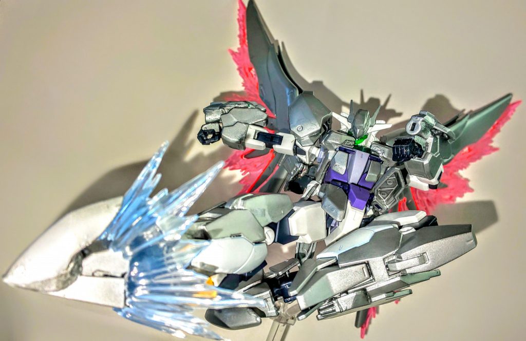 この状態で残りのエネルギー全てを推進力に回し遥か上空から鋭利な槍と化した爪先を叩き込む｢アクセルインパクト｣を必殺技としているが、これを使用すると一時的にエネルギーを使いきってしまいアーマーが解除される。