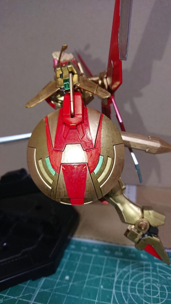 盾もドラゴンの顔っぽく。