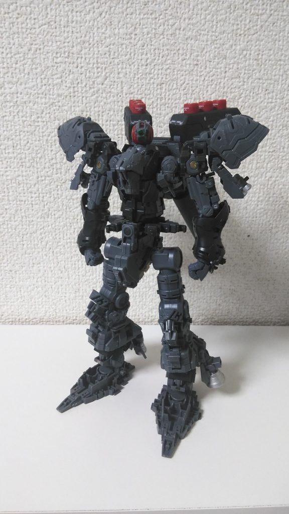 先ずは内部フレームのみで組み立てました