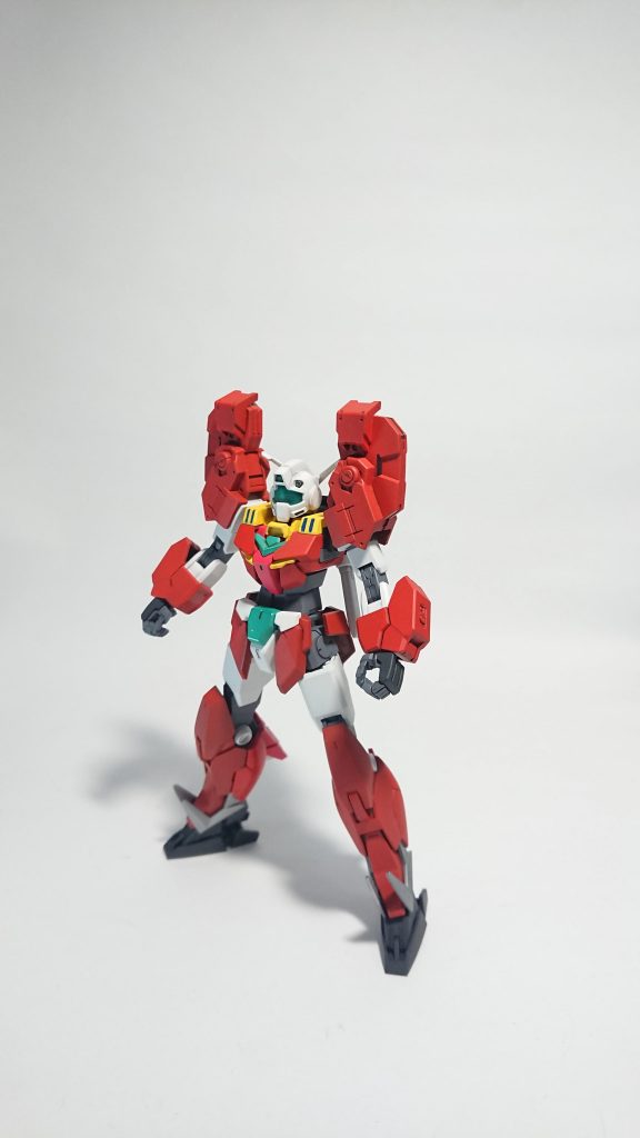 コアジムにイデフィニティアーマーを装着してイデフィニティジムが完成!ネーミングは元ネタの「惑星名+配列順」に倣って「イデ+∞(インフィニティ)」ということで命名しました。