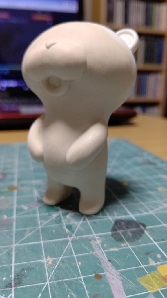 口元と腕もパテ盛り