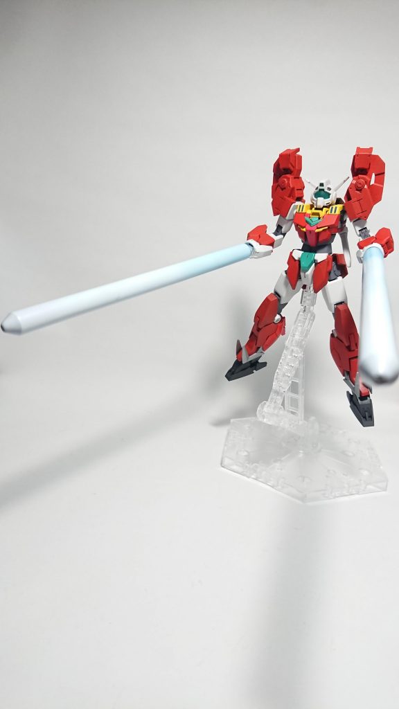 イデフィニティソード!
…すいません、完全に出オチですね。
刀身はWAVEのGタンクを2本繋げて作成。ビーム感を出すためエアブラシのグラデーション塗装に初挑戦しました。