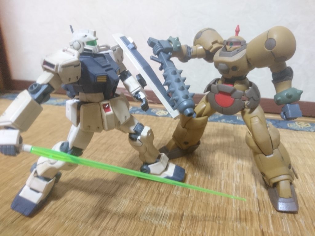 世界観は違うものの、ジム改との対決イメージでの、ツーショット。