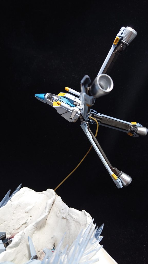 コアファイターは後ろに軽く穴を開けて固定してるだけですがいいかんじにフィット