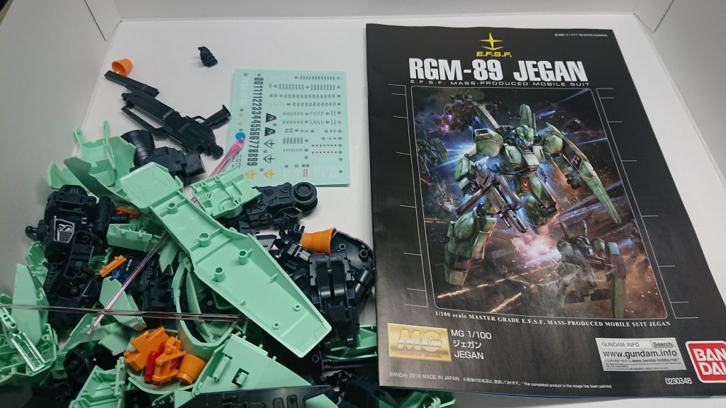 まずパーツ全切り。