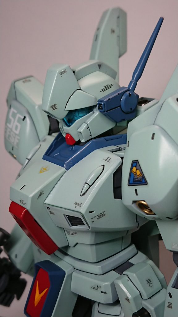 今回ジェガンを作ってイケメンと気がついた。