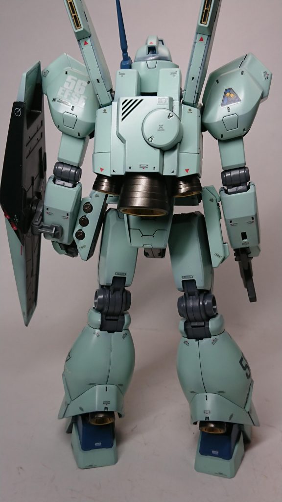 バックショット。バーニアはメタリックカラーで塗装。