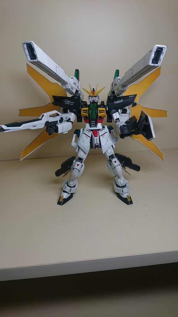 全塗装してスミいれとシールでこのかっこよさ… (写真で上手く撮れないのが悔しい)