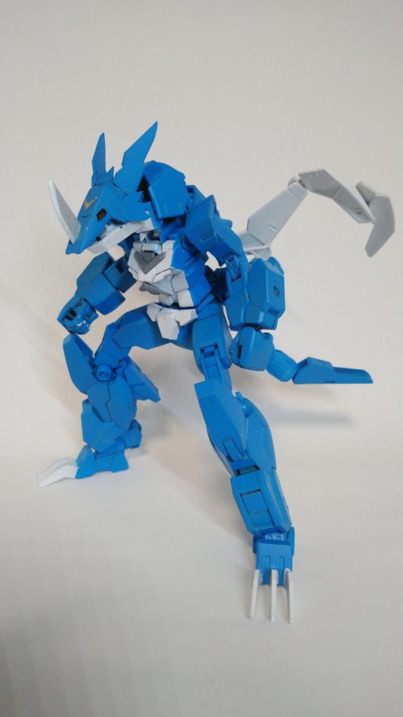 エクスレイガンダム。ガンダムタイプとは思えない異形。スティングレイとの同時運用を前提に作られている。頭部に苦戦しました・・・