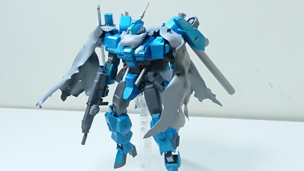 オーガスタ研究所によって製作された新機軸の駆動関節運動性能評価のために建造された機体。外装こそ迅速な建造とメンテナンスを考慮して、オーガスタ研究所にある一年戦争時の機体から流用されている部分が多いが、運動性能を向上させるための新型駆動システムを取り入れており非常に柔軟な動きを行う。あくまでも評価試験のために量産化は検討されていない。機体は「Extra Mobility package Test mobill suit 〜特別総合運動性検証機〜」を意味し、頭文字から「エンプティ」と呼ばれている。