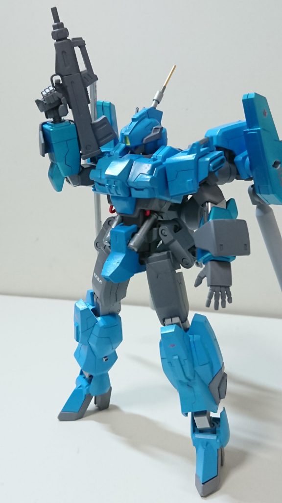 ブルバップマシンガン
オーガスタ系モビルスーツの標準装備。一般品と変わらないものの、頭部センサーとの連動によって精度は格段に向上する。